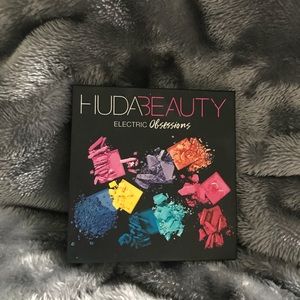 Huda beauty mini pallet